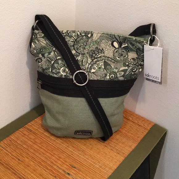 Sakroots Handbags - 🐢SAKroots Artisan Soft Bucket Crossbody Bag NWT🐢